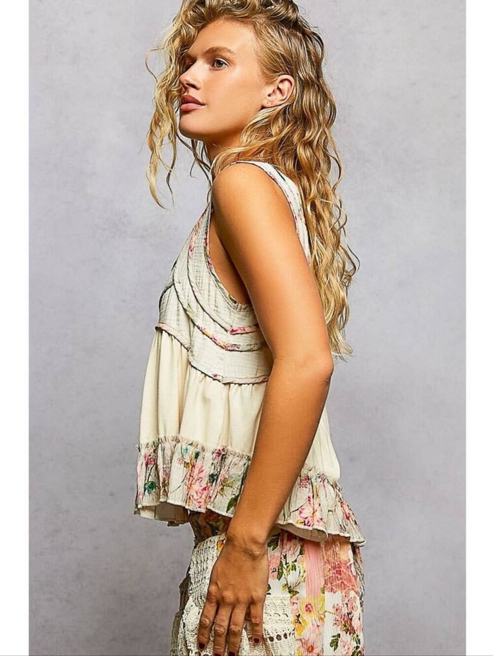 POL "Jersey" Square Neck Sleeveless Floral Tank Top Blouse Natural Cream, Large - Picture 3 of 5